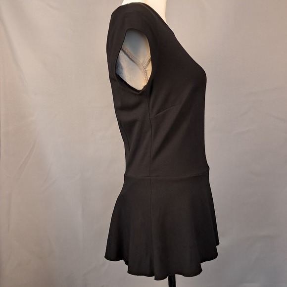 CARMEN MARC VALVO M Black Asymmetric Layered Peplum Top Short Sleeve Boat Neck - Picture 3 of 6